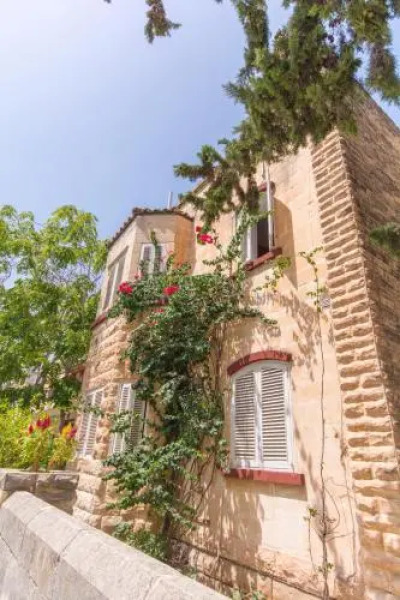 Basecamp Guest House