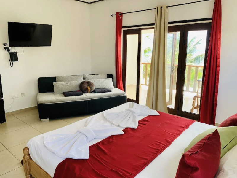 Hyde-Tide Apartments