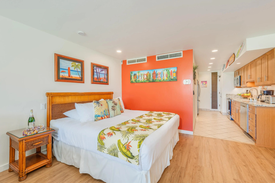 Eldorado J222 in Lahaina