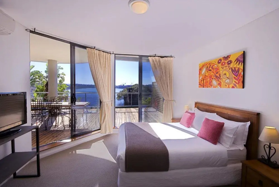 Homebush Bay Self-Contained Modern Two-Bedroom Apartments (BEN)