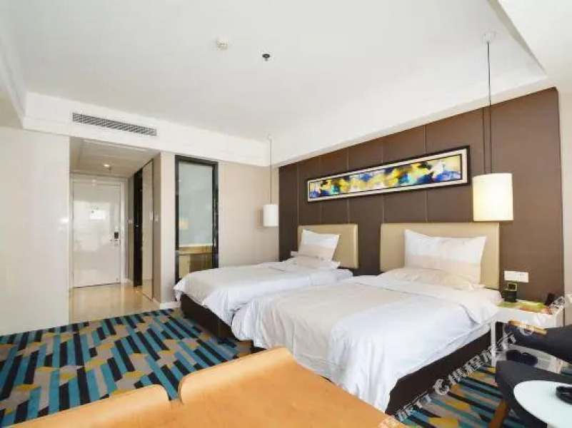 Moore Harbor Fashion Hotel