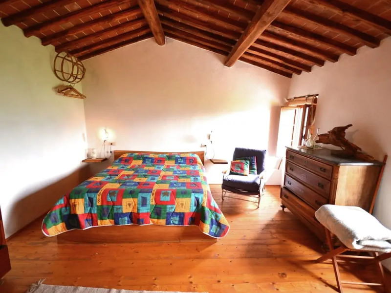 Vintage Cottage in Pescia with Hot Tub