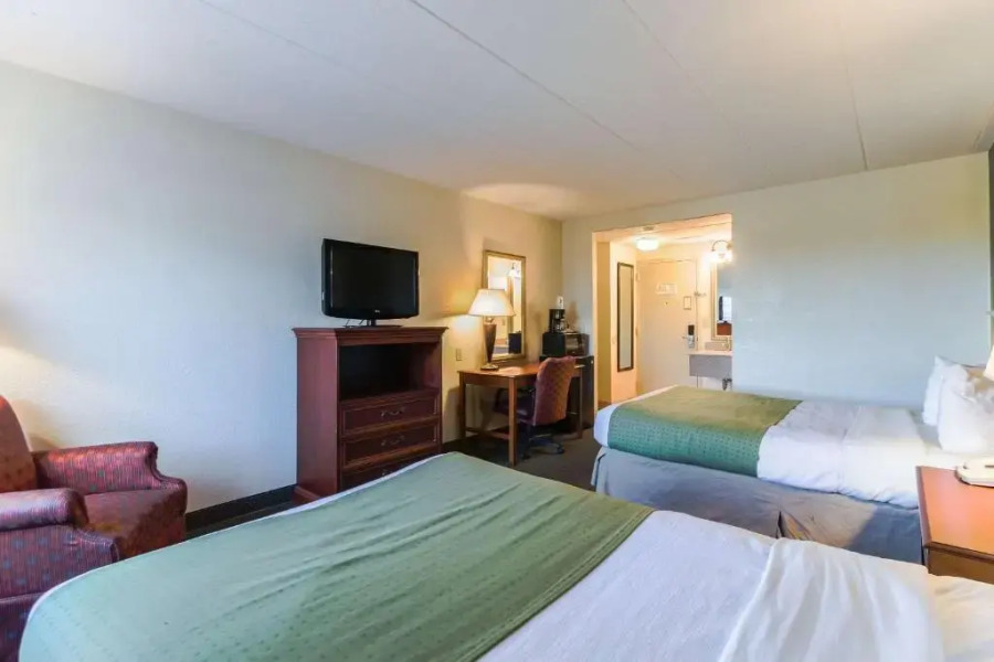 Quality Inn & Suites Hotel West Chester