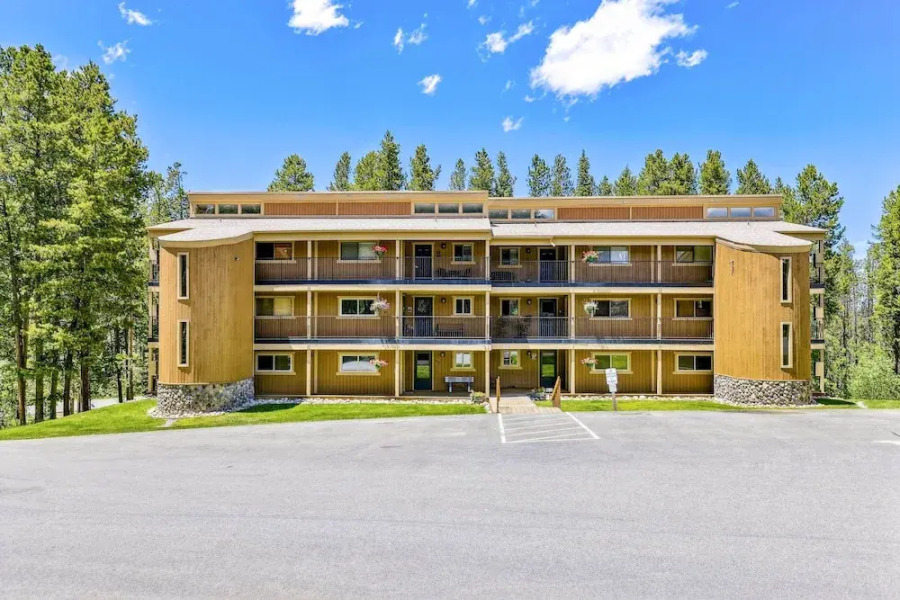 Cozy Winter Park Condo: Bike, Ski, & Hike!