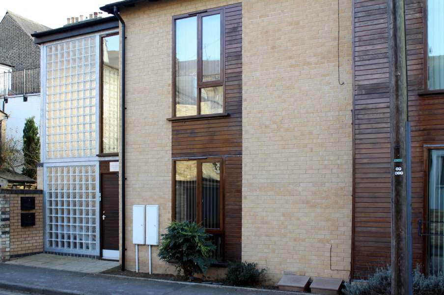 Lux Living Apartments - Alpha Apartments