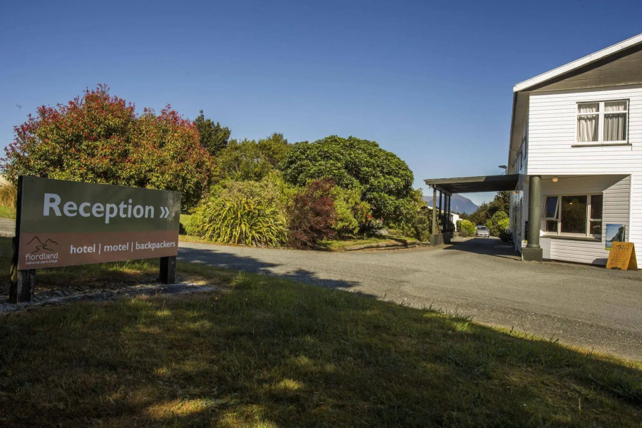 Fiordland National Park Lodge
