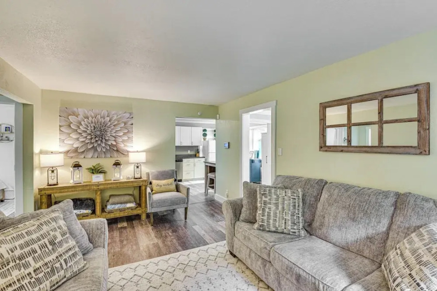 < 1 Mi to Notre Dame: Family-friendly Home!