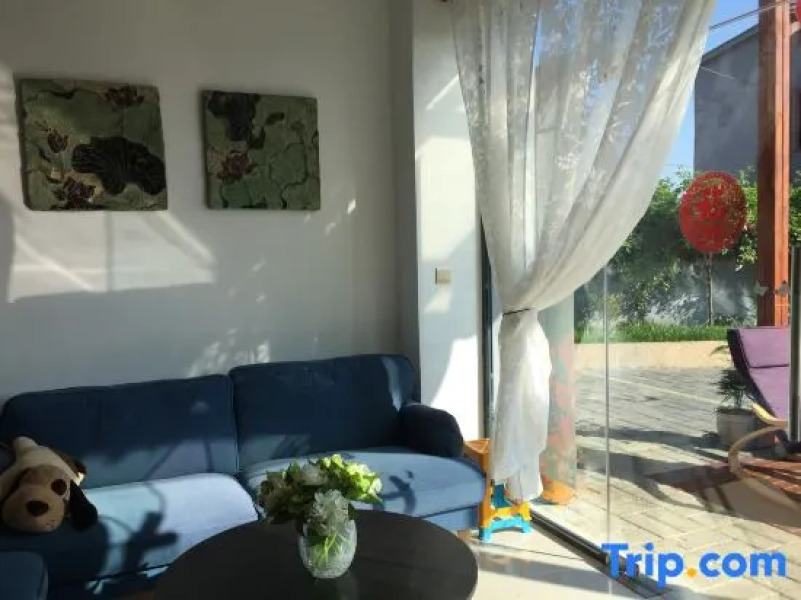 Xingyi Nanshannan Inn