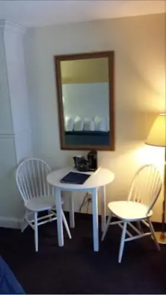 Breakers Resort - Lakeside