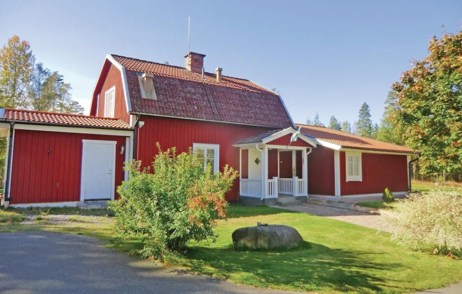 Nice Home in Orrefors With 5 Bedrooms and Wifi