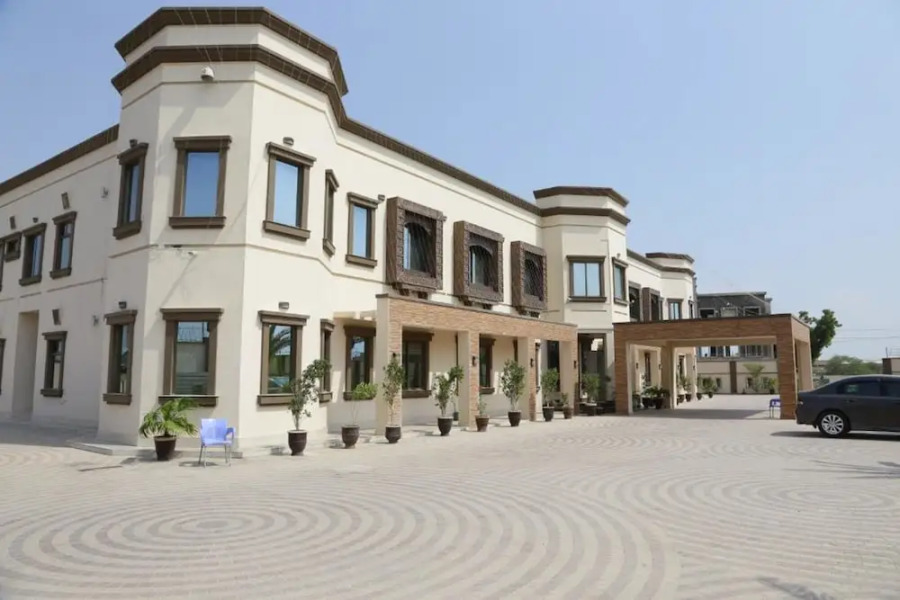 Midway Hotel & Resturant