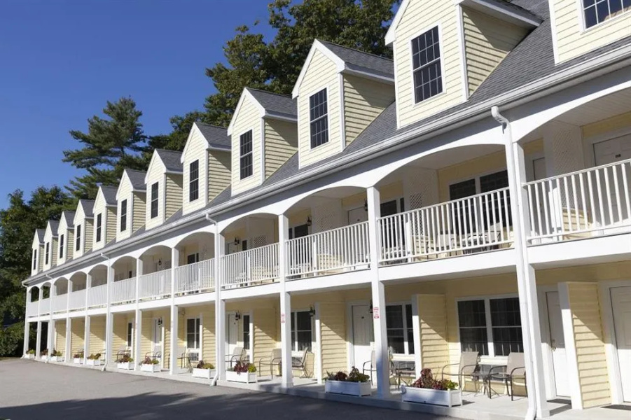 Admirals Inn