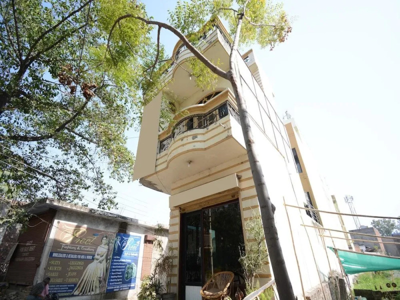 Oyo 36054 Nanda Lodge