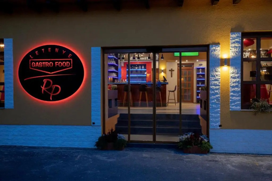 Radics Panzió Étterem és Pihenő Központ