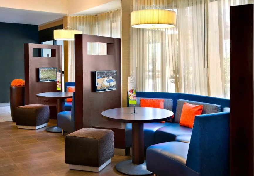 Courtyard Pittsburgh Airport