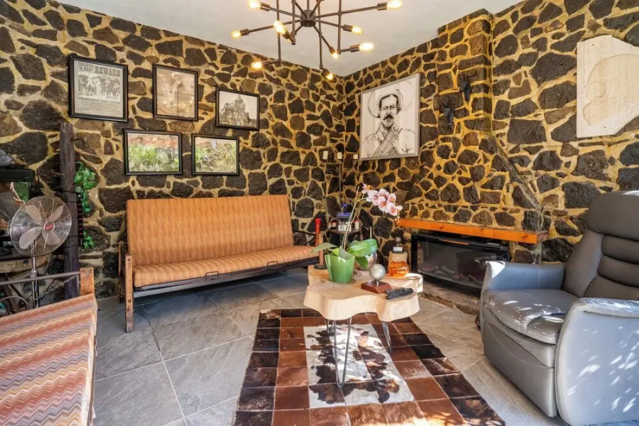 Cozy House with Pool and 3 Bedrooms