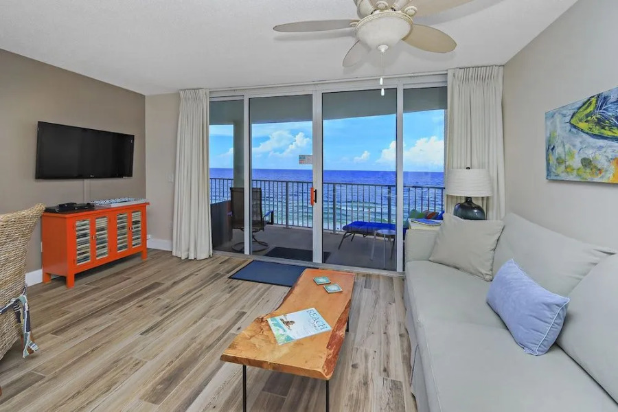 Long Beach 4 705 646546 by RedAwning