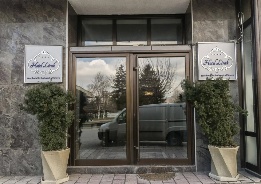 Hotel Lirak