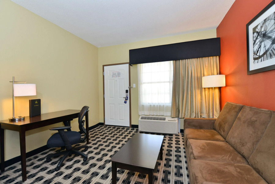 Best Western Laplace Inn