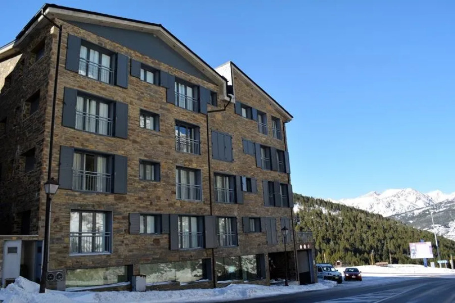 Peretol Apartments 1950M