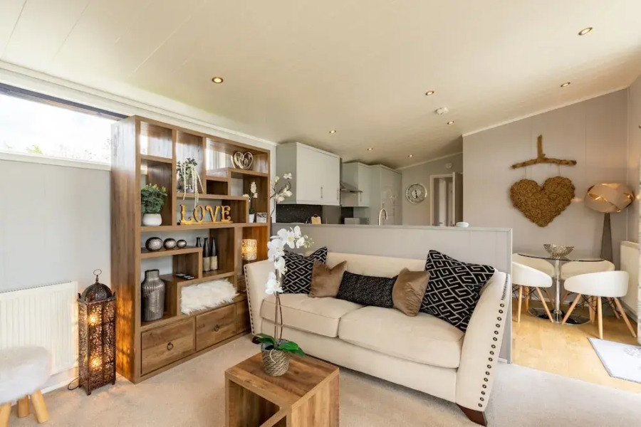 Inside No. 1 Retreat