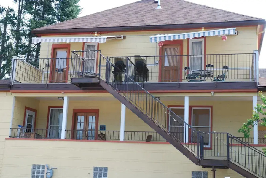 Victoria Falls House Inn