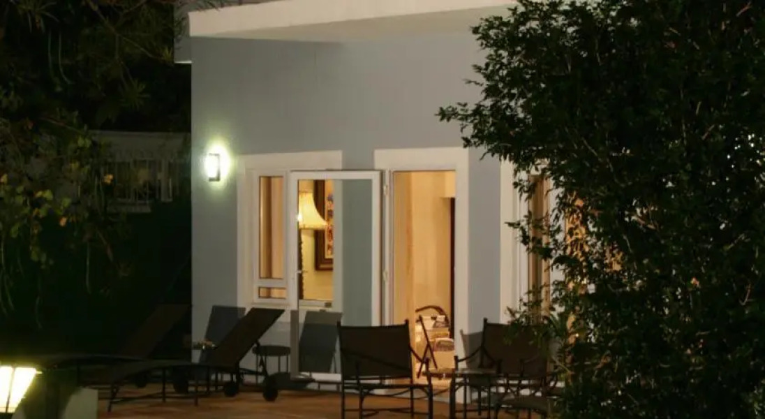 10 Woodlands Road B&B