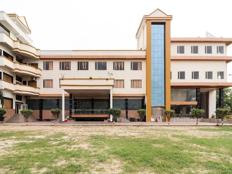 Oyo 39959 Hotel Bandhan Bahraich