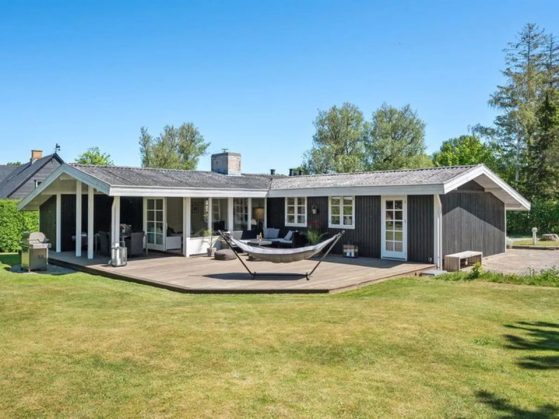 "Tobrjön" - 200m to the inlet in Sealand