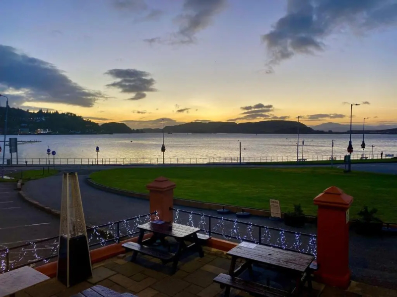 Corran House Guest House & Hostel
