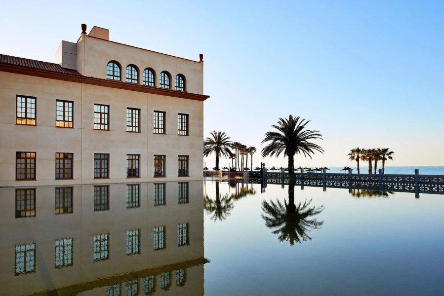 Le Meridien Ra Beach Hotel & Spa