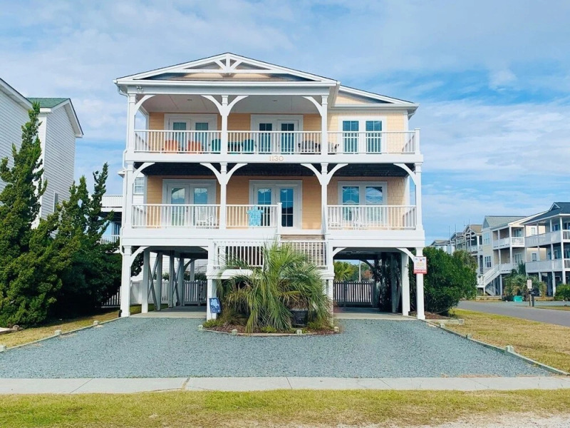 Fishers By The Sea 4 Bedroom Home by RedAwning