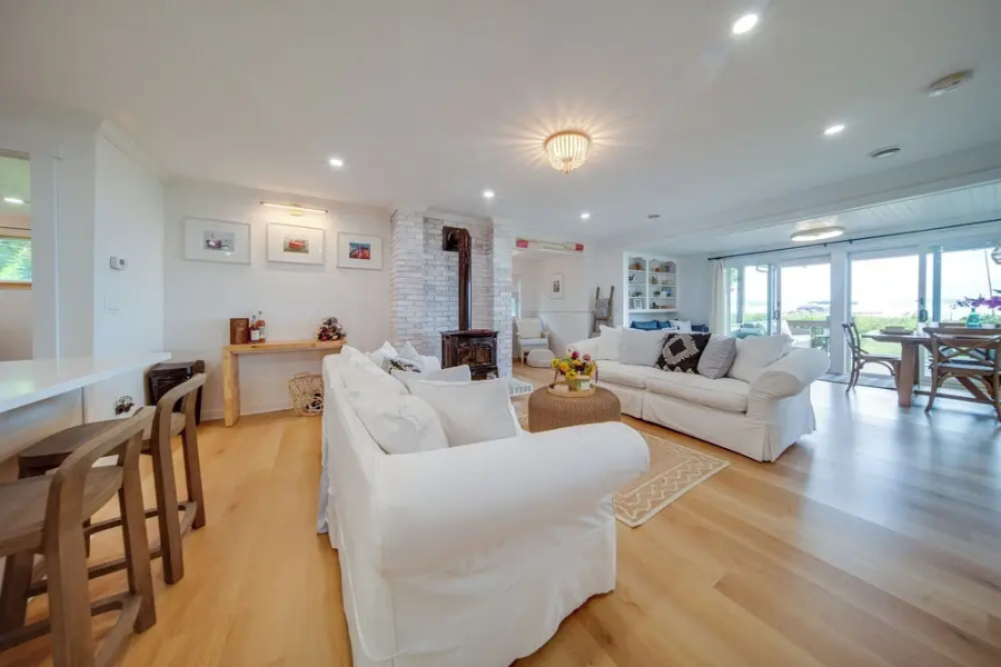 Chautauqua Lakefront NY Cottage Getaway