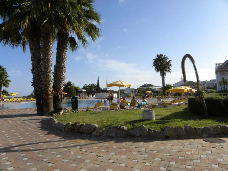 Cabanas Gold By Beach Rentals