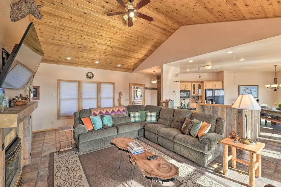 Cabin on Henrys Lake, 20 Mi to West Yellowstone