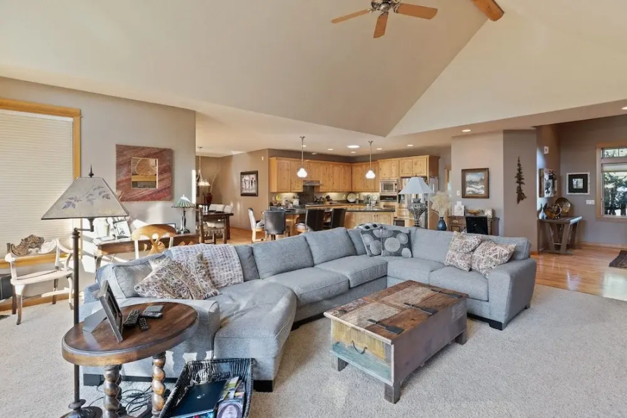 Luna View 3 Bedroom Home by Redawning