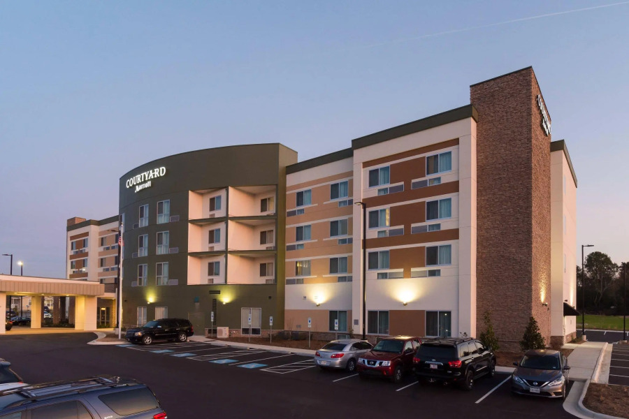 Courtyard by Marriott Fayetteville Fort Liberty/Spring Lake