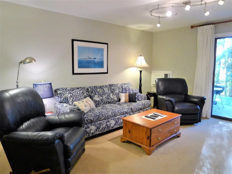 87 Chilton - 2 Bedroom Condo