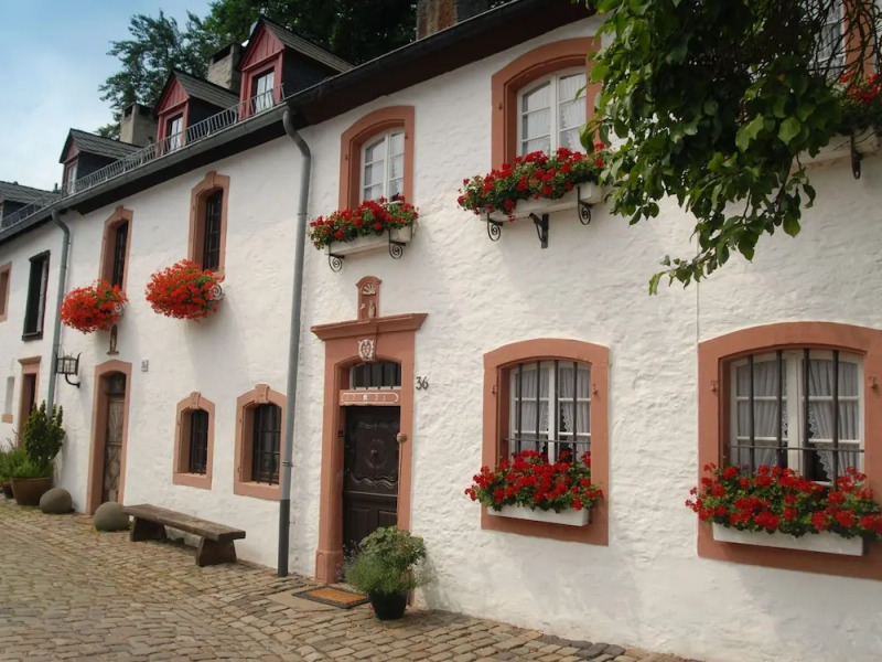Detached bungalow in Naturpark Nordeifel near a reservoir