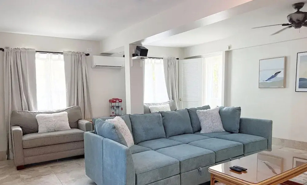 Anahola Aloha Beach House 4 Bedroom Home by RedAwning