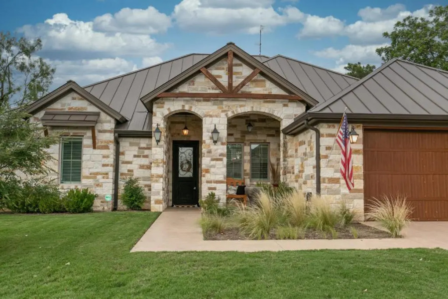 Hill Country Home with Covered Outdoor Patio and Fenced Yard