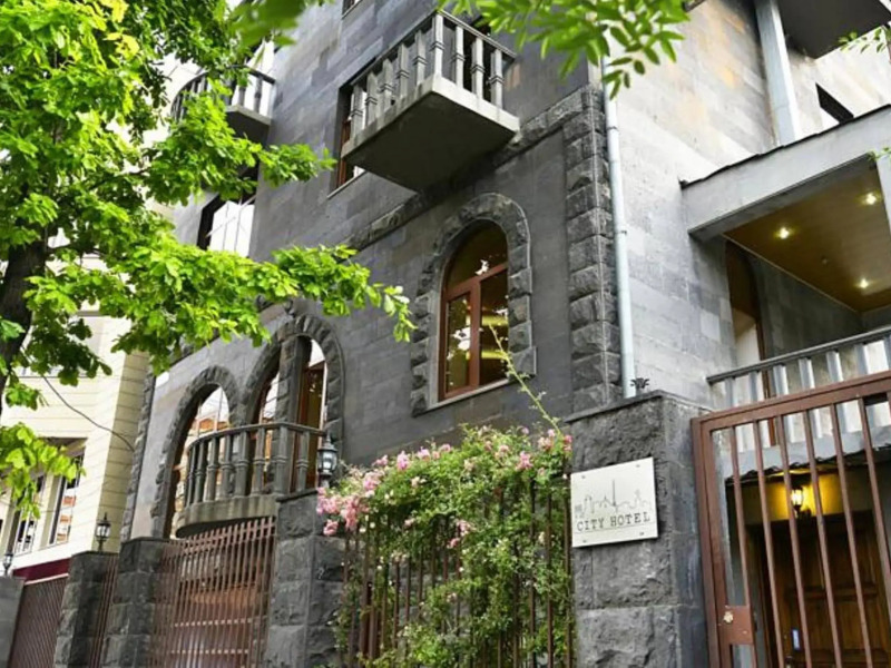 Сити Отель (City Hotel)