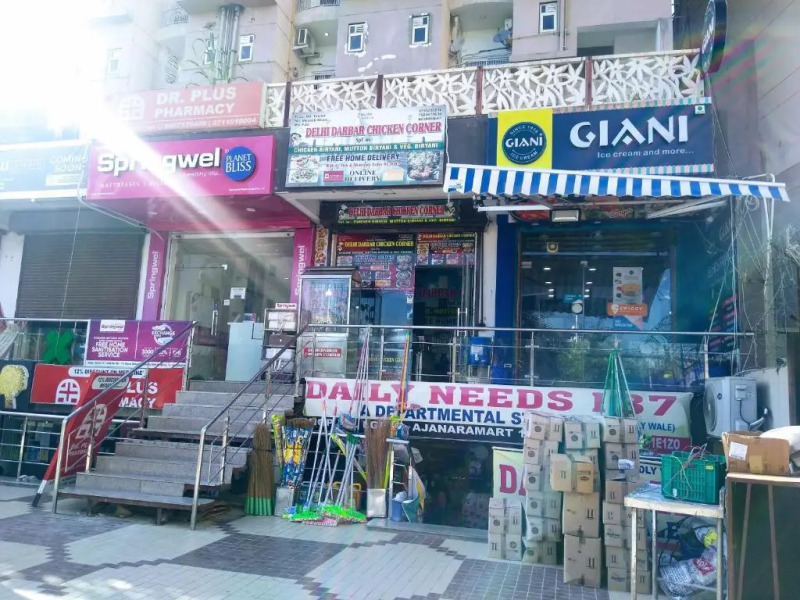 Studio Apartment with Green lawns