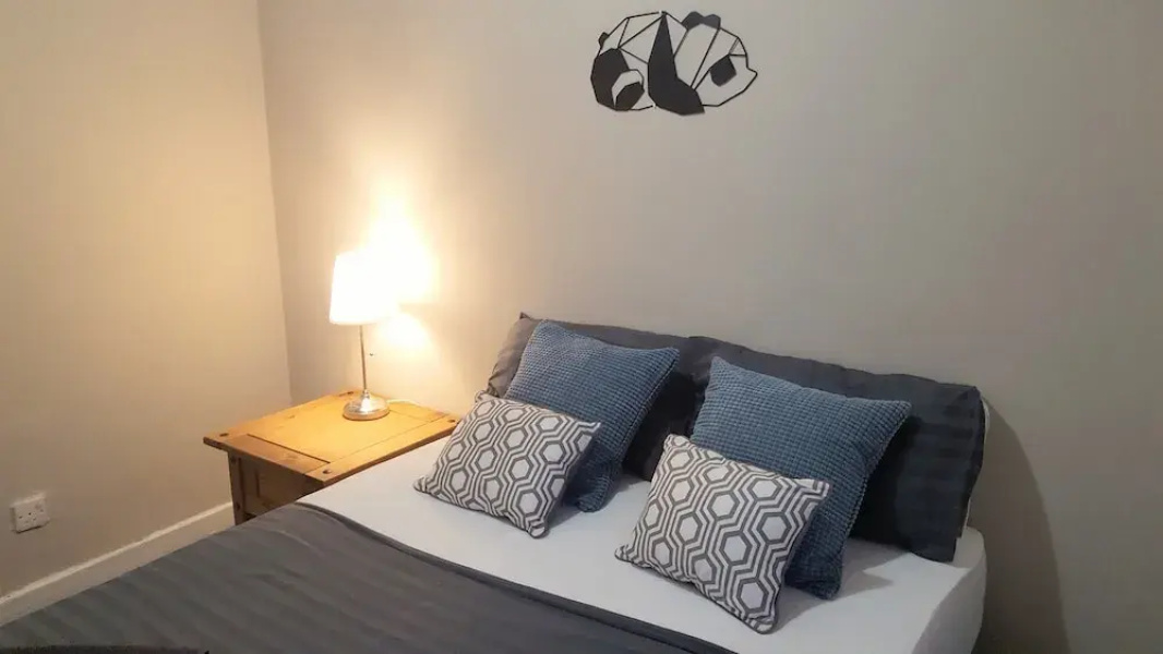 Dragon - Queen Vic House 2 Bedroom Home