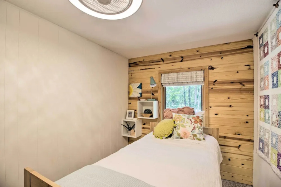 Spacious Cabin on Cross Lake: Treehouse & Sauna!