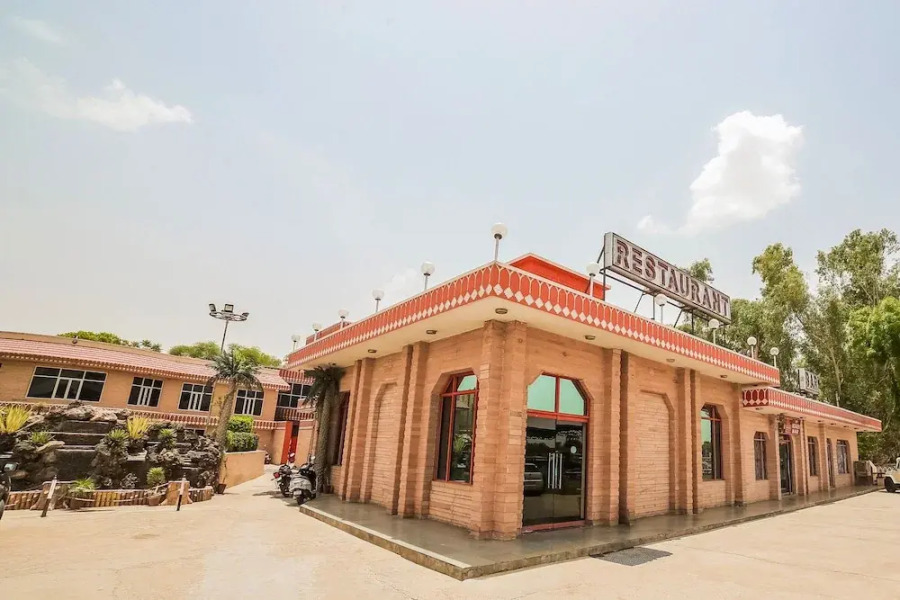 OYO 45229 Rajdhani Tourist Motel