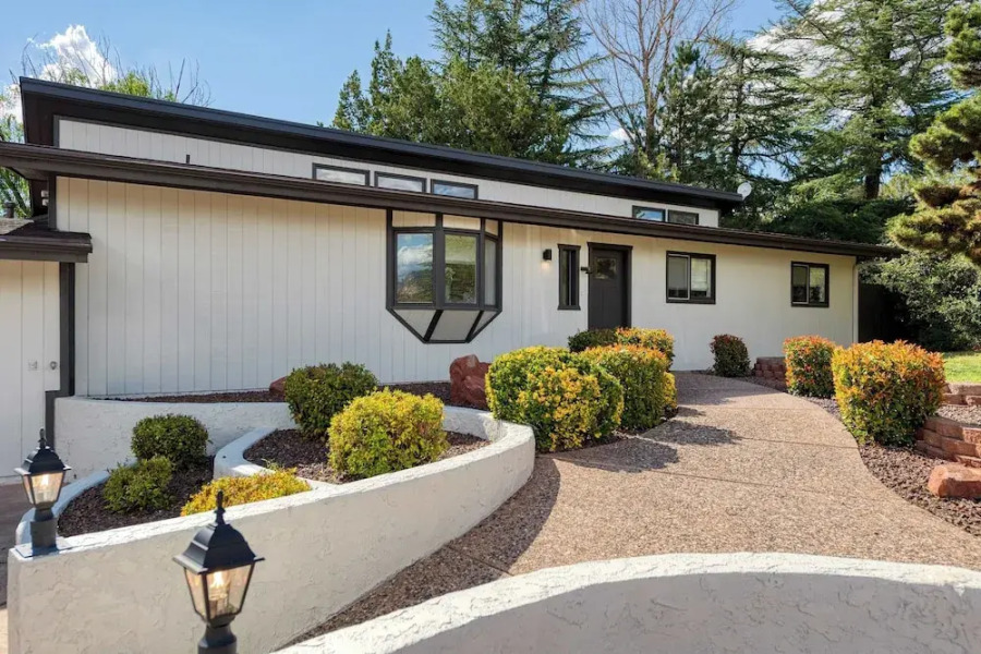 Hot Tub, Sauna & Red Rock Views Near Sedona Trails Sedona Serenity Retreat by Avantstay