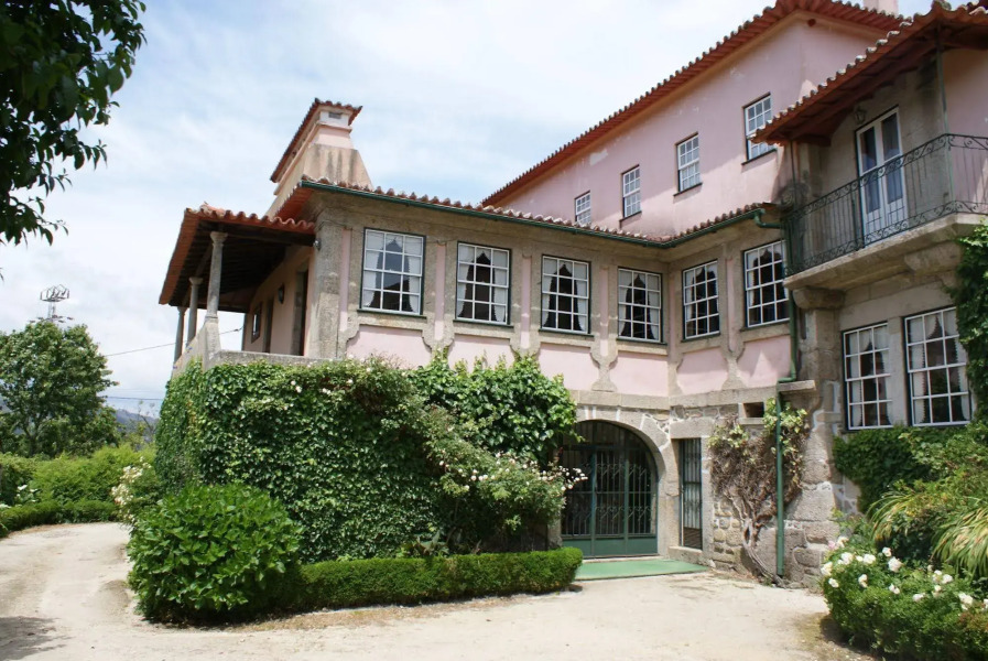 Casa dos Assentos de Quintiaes