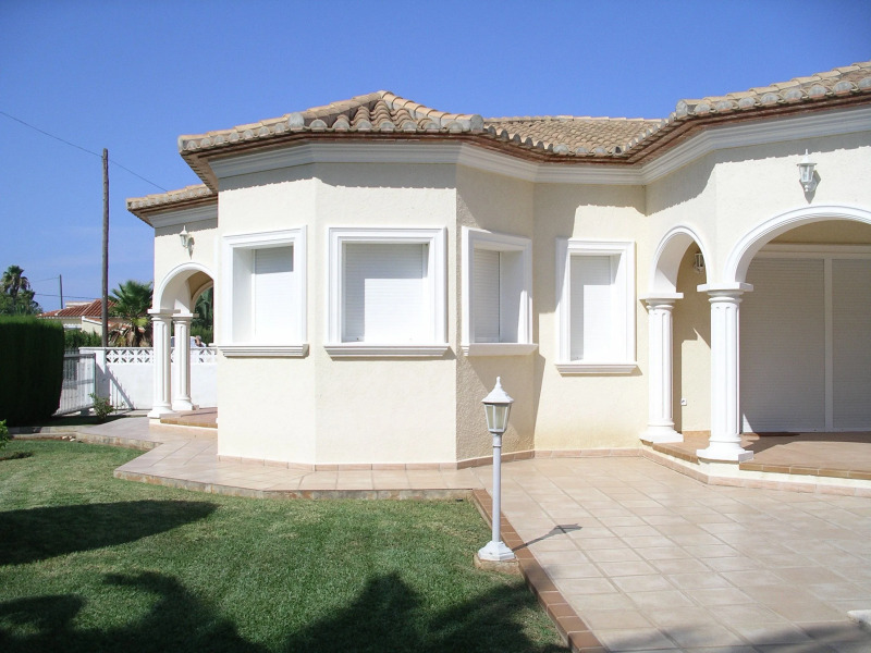 025 Villa California