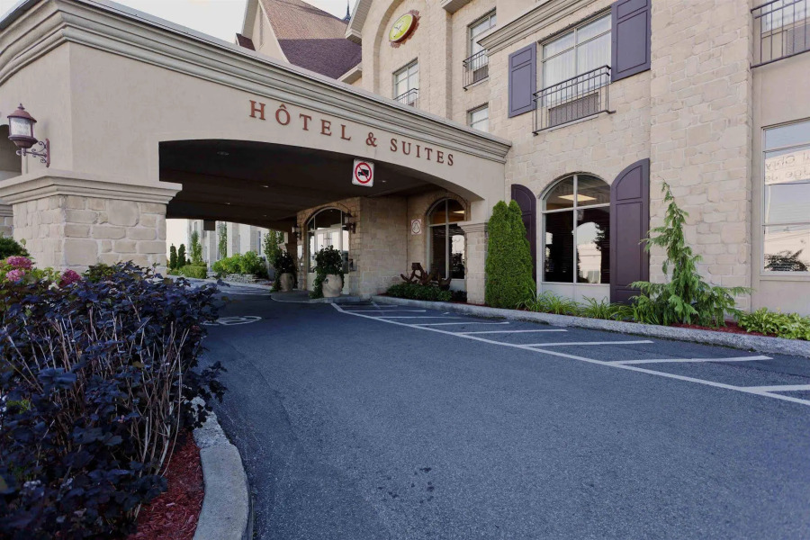 Le St-Martin Hotel & Suites Laval